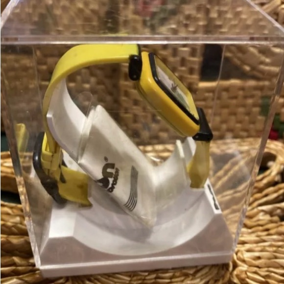 Vintages 80’s Fashion Watch 🔥❤️🔥❤️ - Picture 5 of 11